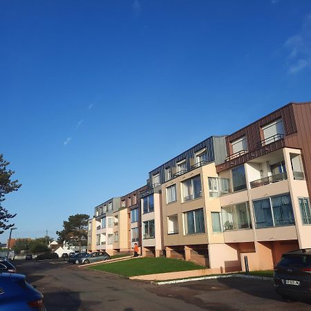 Plage Et La Mer Tres Proche Courseulles-sur-Mer Exterior photo